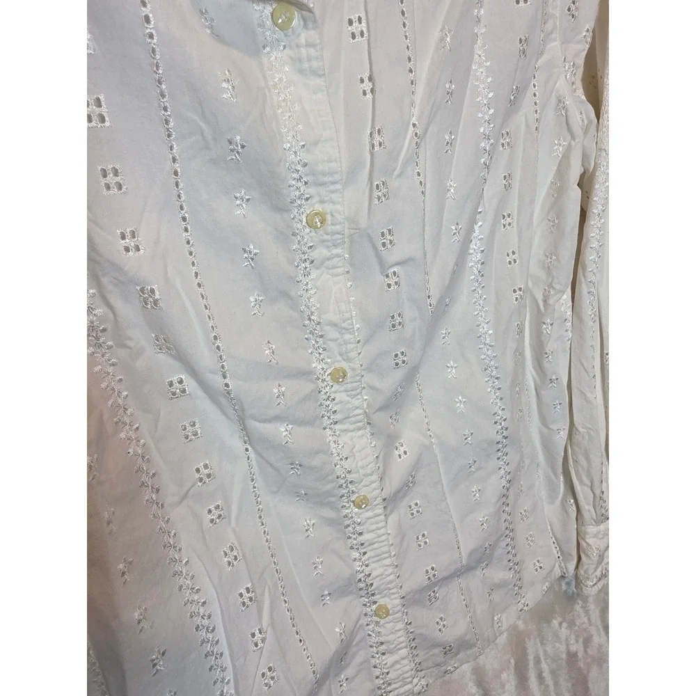 White Stag Women White Eyelet Embroidered Cotton Button Down Shirt‎ Size M 8/10